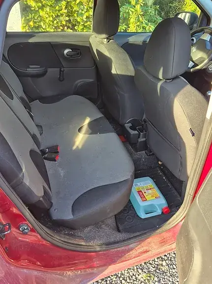 Nissan Note 2011 photo 5