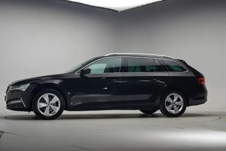 Skoda Superb 2022 photo 2