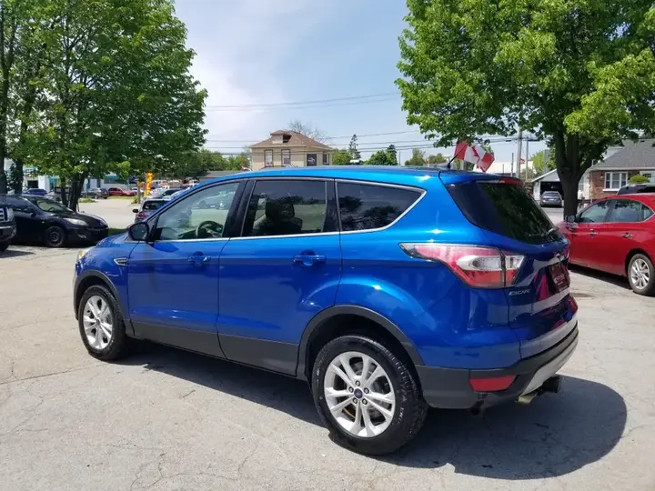 Ford Escape 2017 photo 2