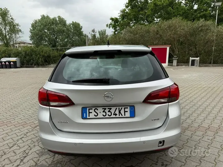 Opel Astra 2018 photo 2