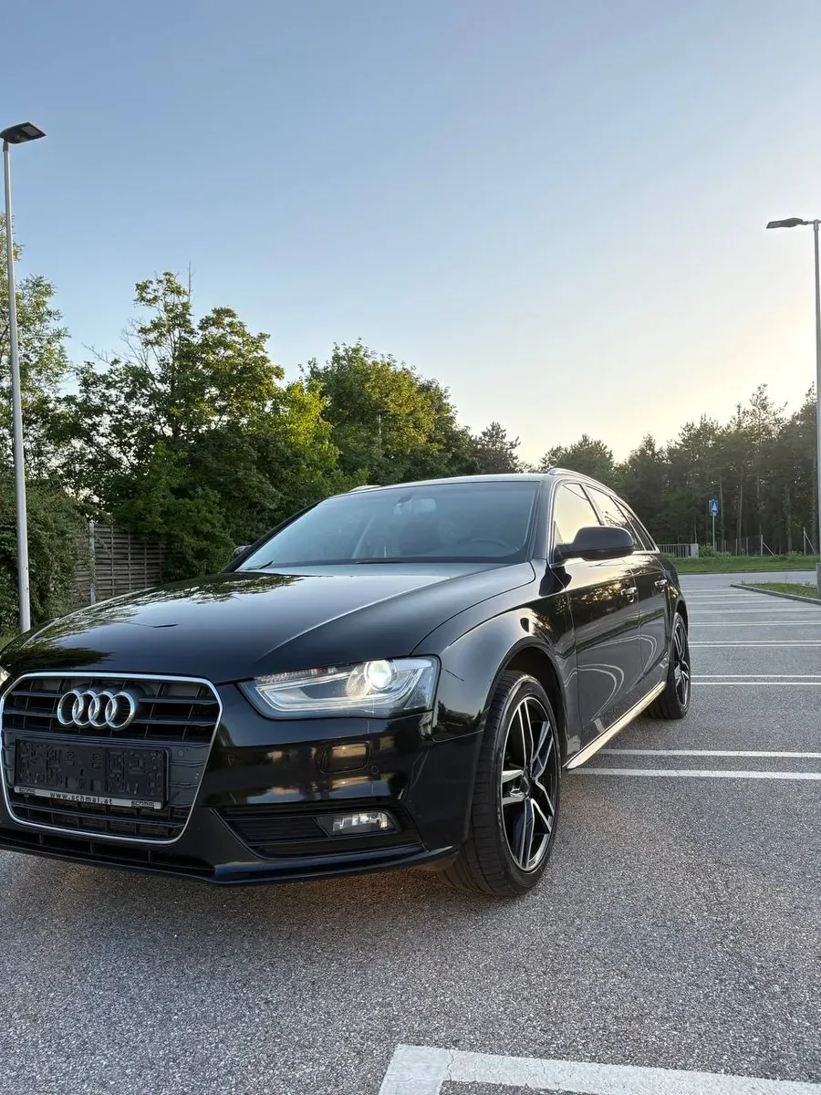 Audi A4 2014 photo 2