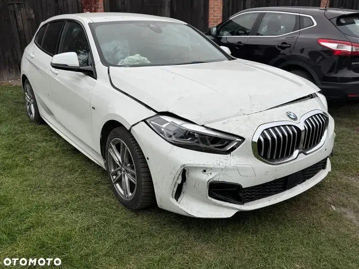 BMW Seria 1 2021 photo 4