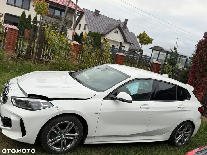 BMW Seria 1 2021 photo 2