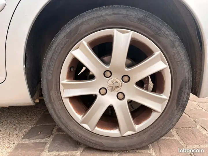 Peugeot 207 2008 photo 5