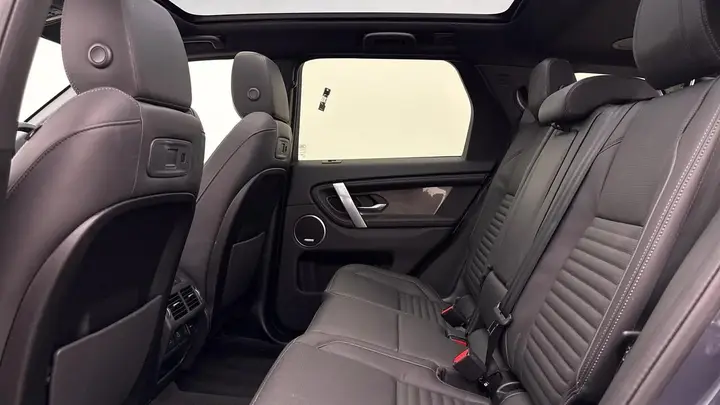 Land Rover Discovery Sport 2026 photo 4