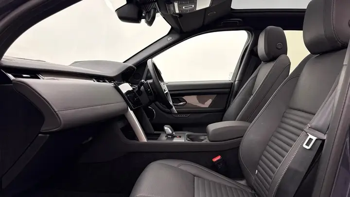 Land Rover Discovery Sport 2026 photo 3