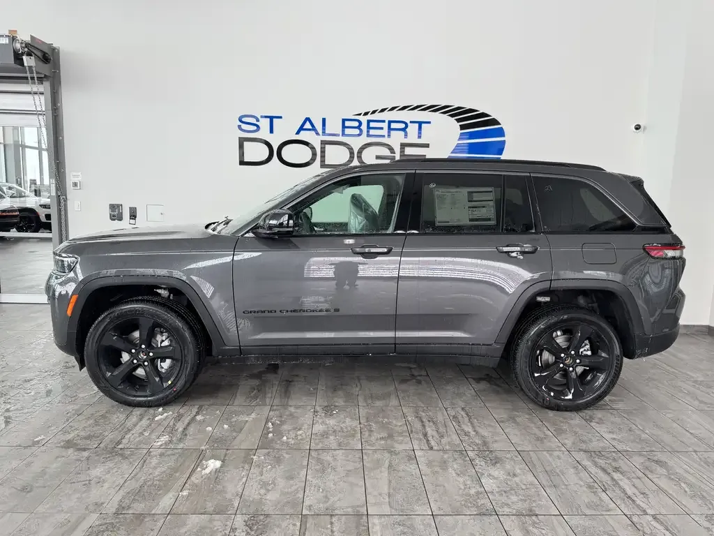 Jeep Grand Cherokee 2026 photo 2