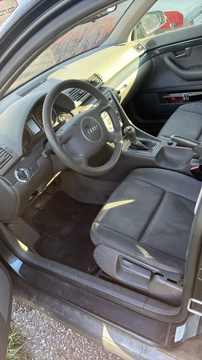 Audi A4 2004 photo 3