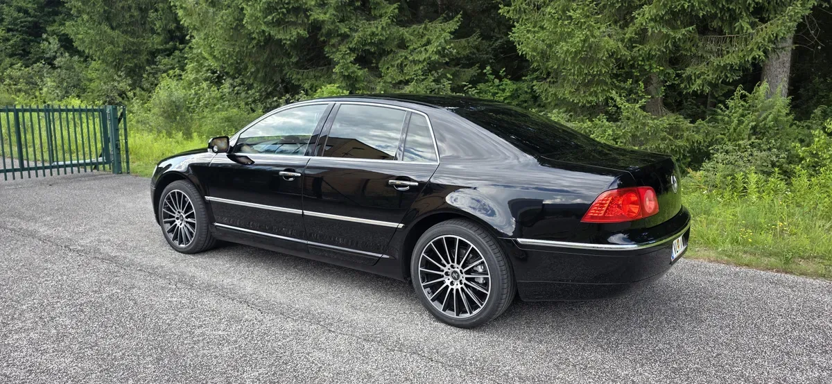 Volkswagen Phaeton 2007 photo 2