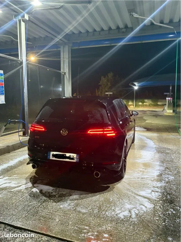 Volkswagen Golf 2019 photo 2