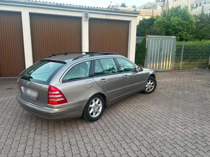 Mercedes-Benz C180