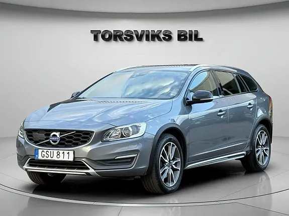 Volvo V60 Cross Country 2016 photo 2