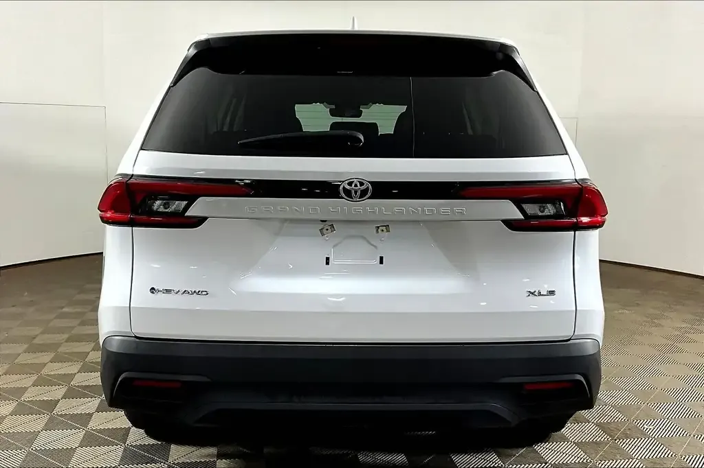 Toyota Grand Highlander 2024 photo 4