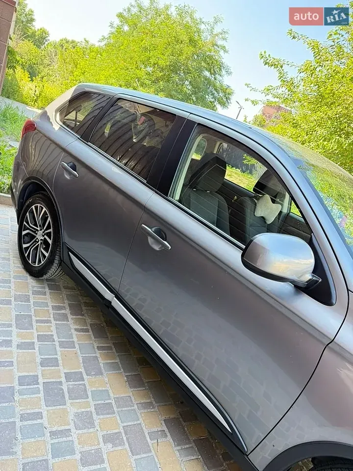 Mitsubishi Outlander 2015 photo 3