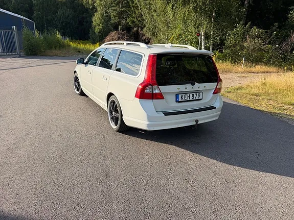 Volvo V70 2011 photo 2