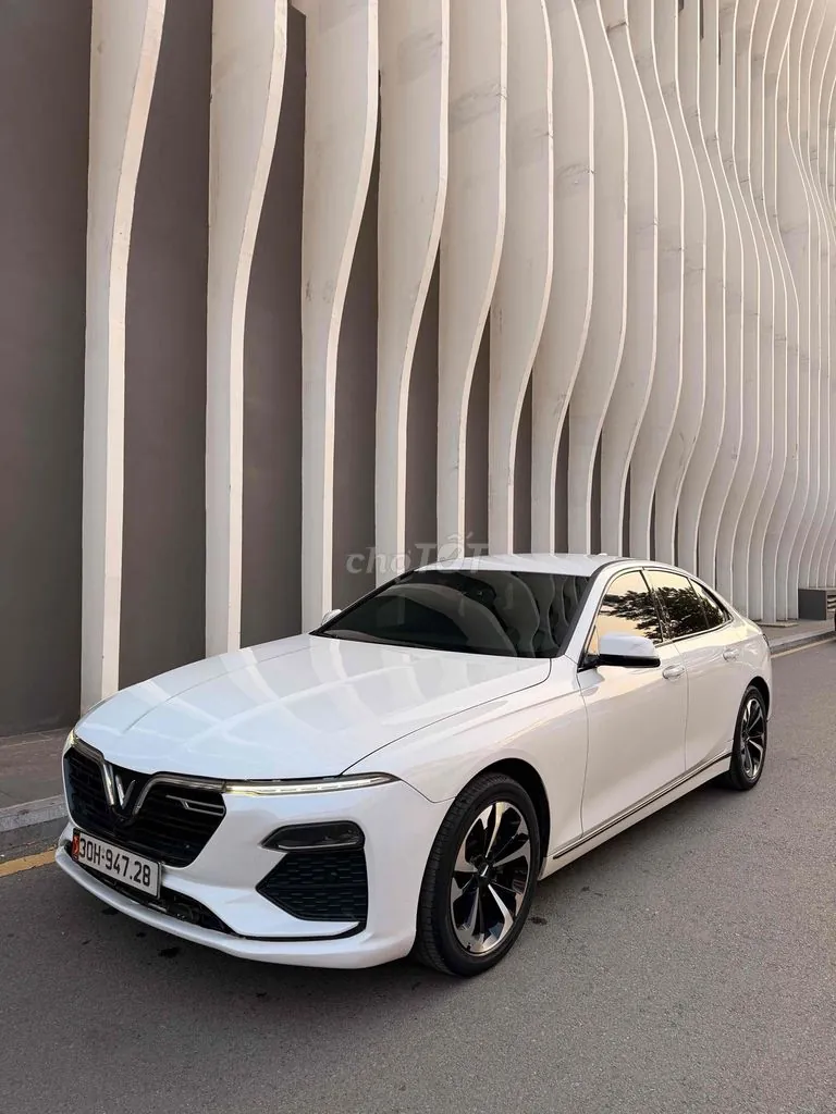 Vinfast Lux A2.0 2022 photo 2