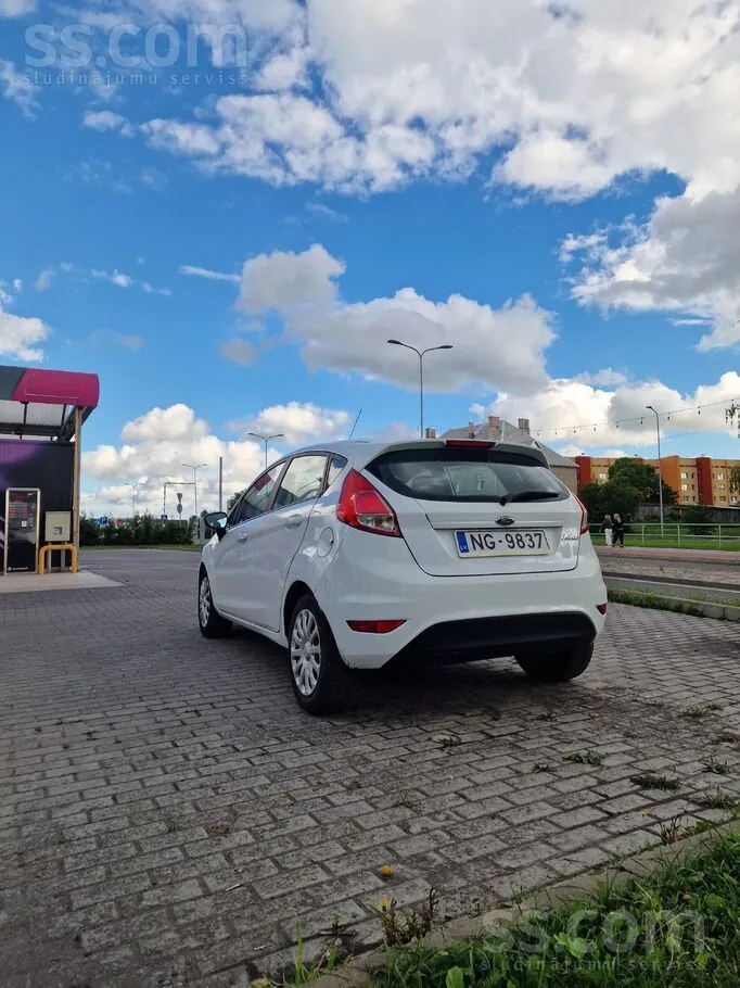 Ford Fiesta 2015 photo 5