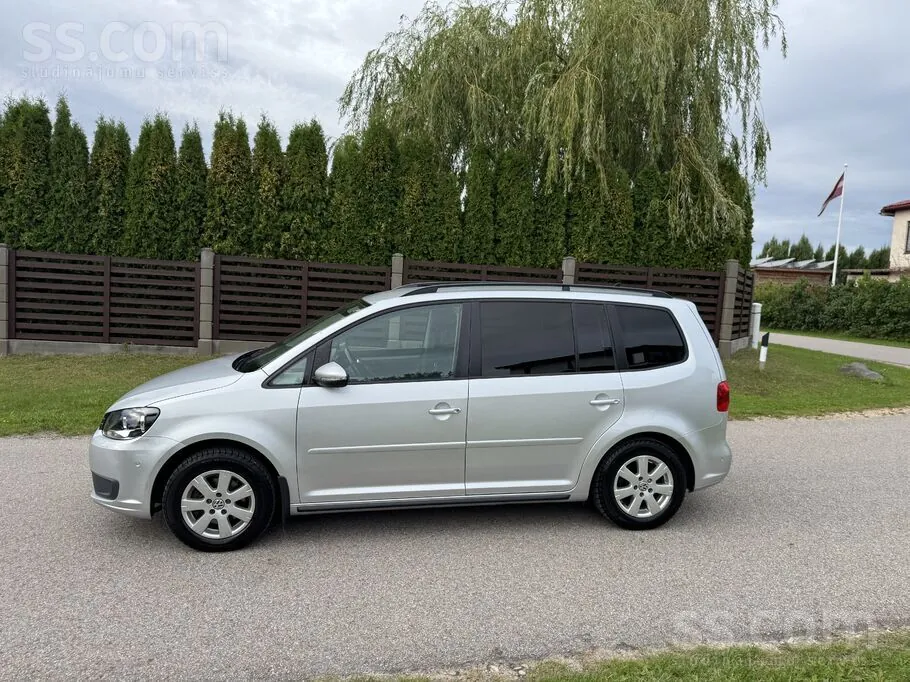Volkswagen Touran 2012 photo 4