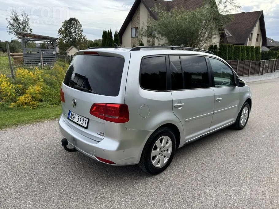 Volkswagen Touran 2012 photo 5