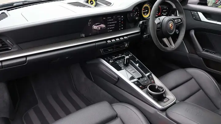 Porsche 911 2023 photo 3