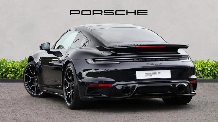 Porsche 911 2023 photo 2
