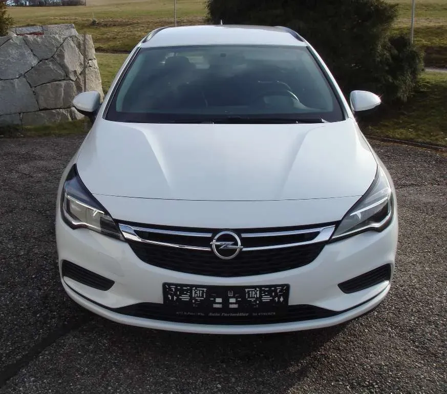 Opel Astra 2017 photo 2