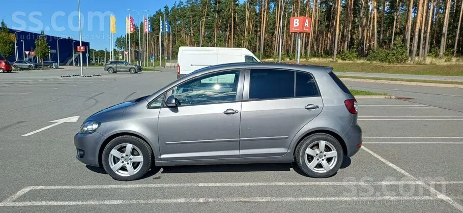 Volkswagen Golf Plus 2012 photo 2