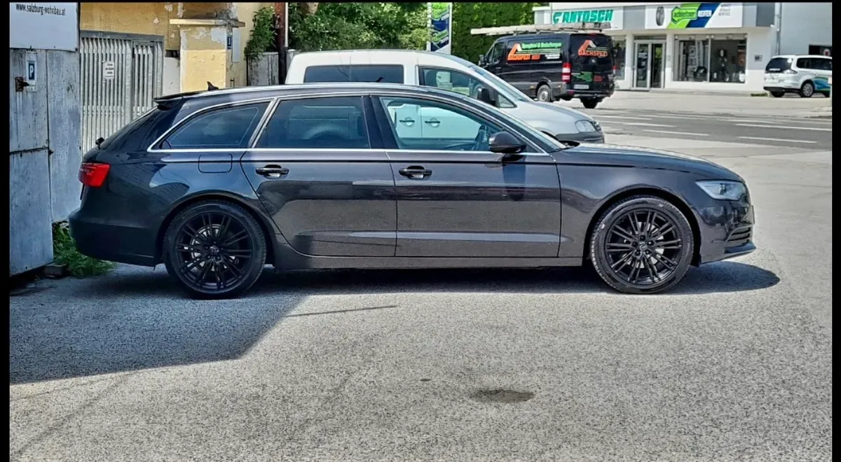 Audi A6 2012 photo 2