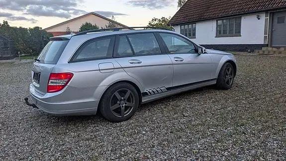 Mercedes-Benz C200 2010 photo 4
