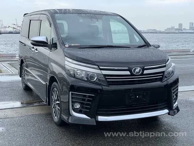 Toyota Voxy Zs