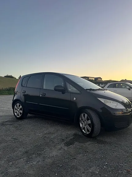 Mitsubishi Colt 2007 photo 2