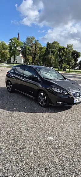 Nissan Leaf 2018 photo 2