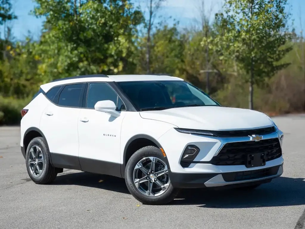 Chevrolet Blazer 2026 photo 2