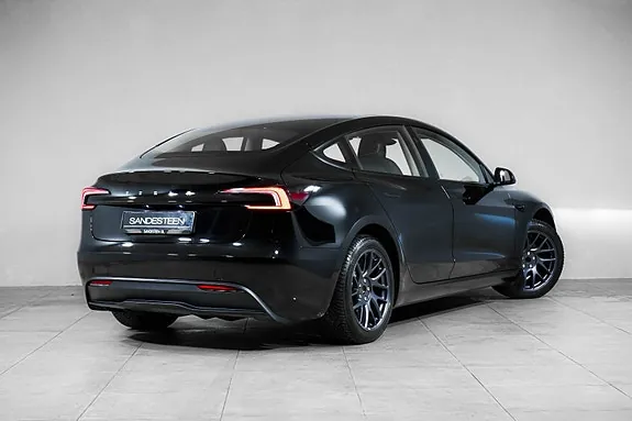 Tesla Model 3 2024 photo 4