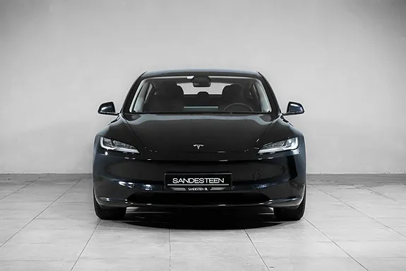 Tesla Model 3 2024 photo 2