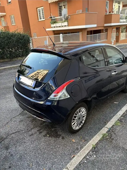 Lancia Ypsilon