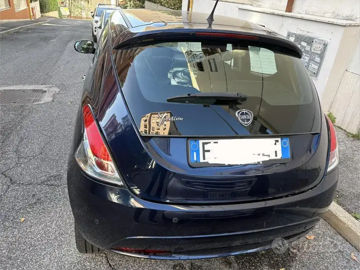 Lancia Ypsilon 2018 photo 2