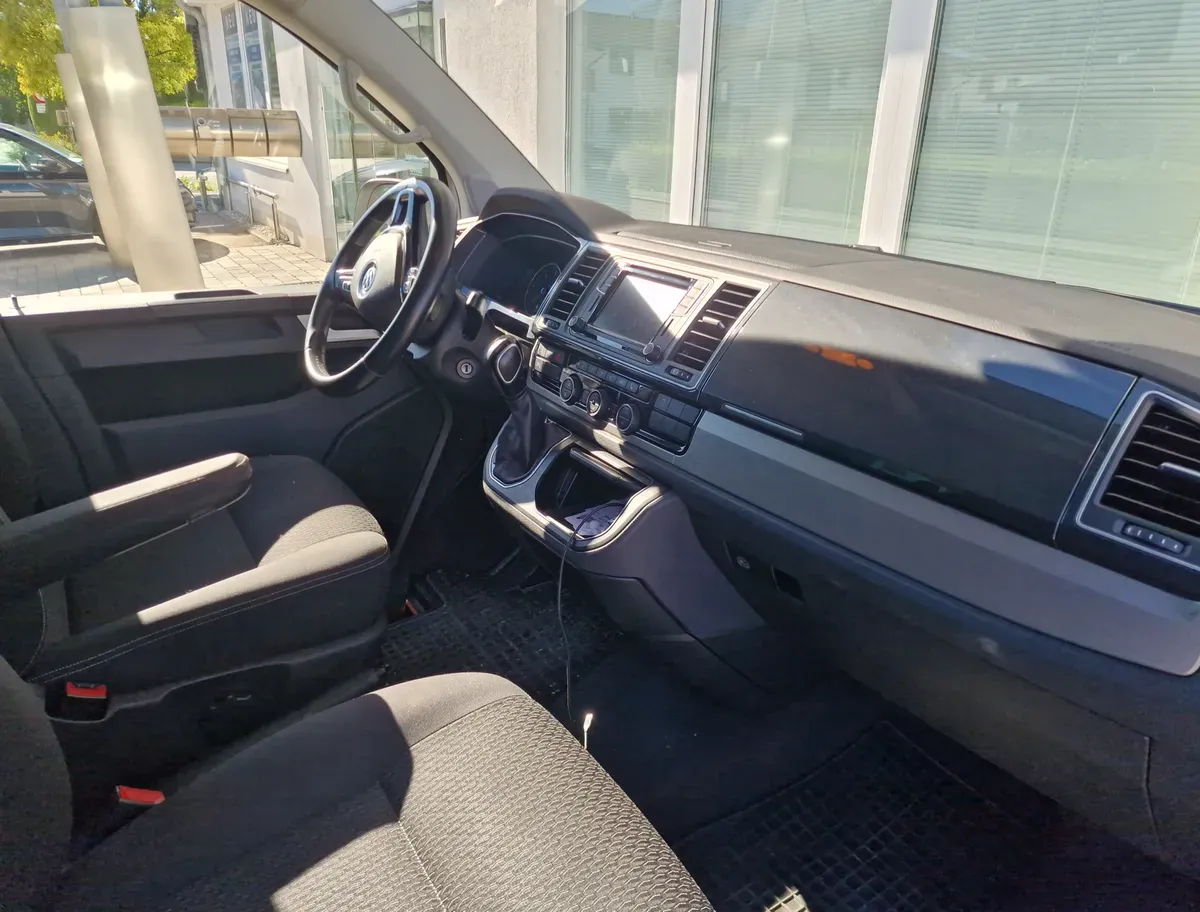 Volkswagen T6 Multivan 2019 photo 2