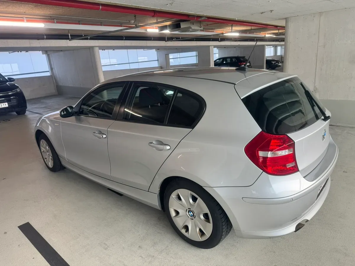 BMW 1 Series 2009 photo 3