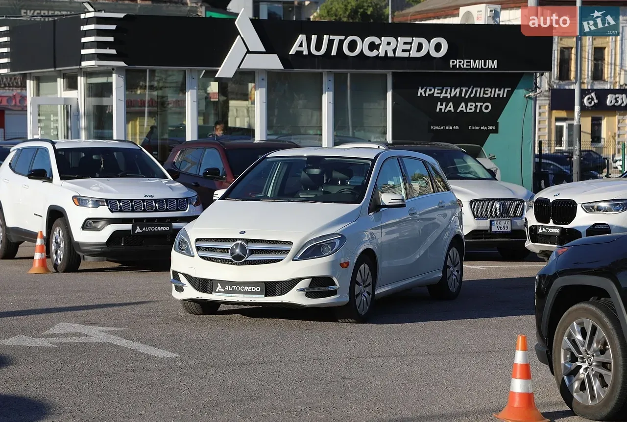 Mercedes-Benz B-Class 2014 photo 2