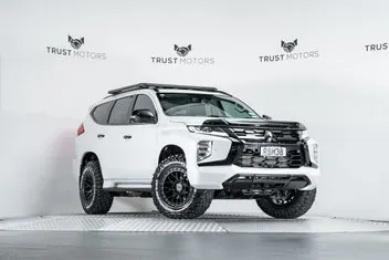 Mitsubishi Pajero Sport 2025 photo 2