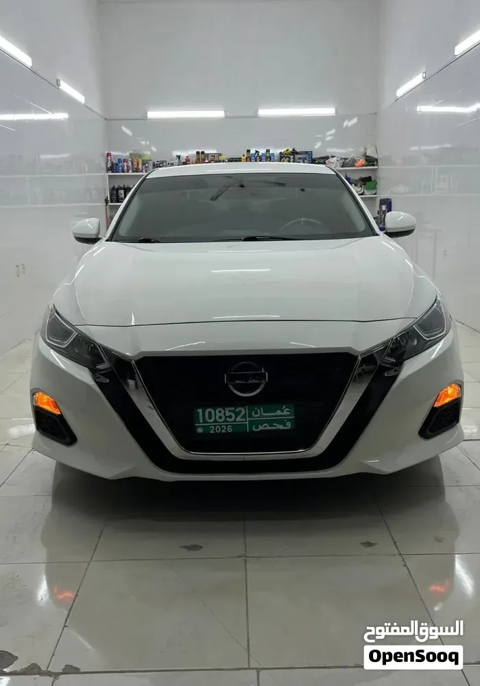 Nissan Altima 2019 photo 2