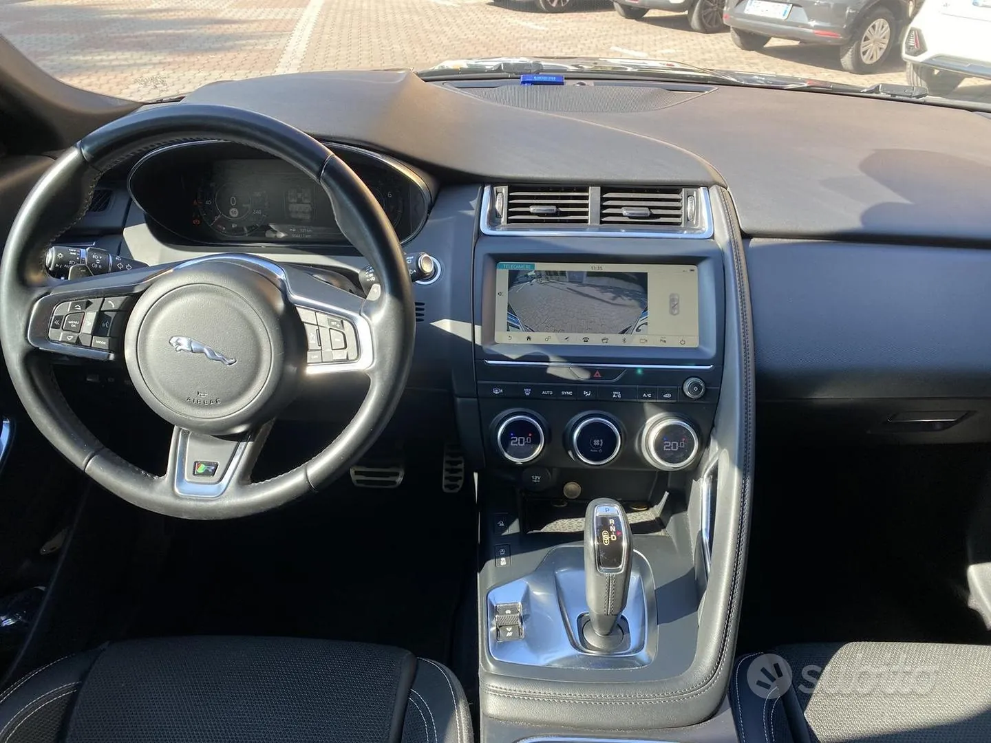 Jaguar E-Pace 2018 photo 5