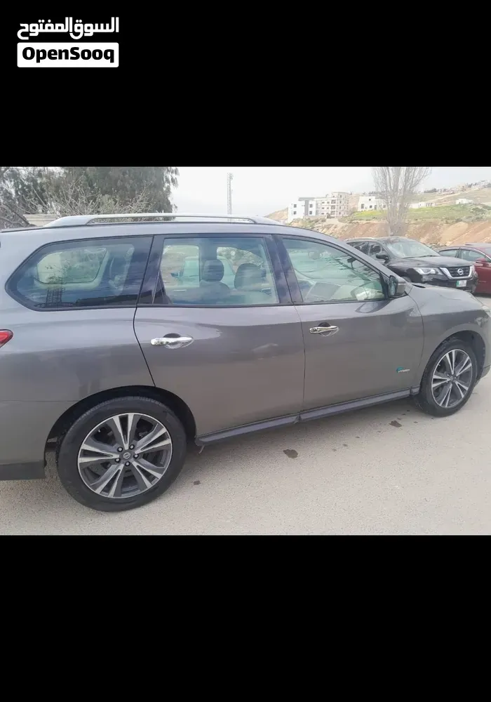 Nissan Pathfinder 2018 photo 2