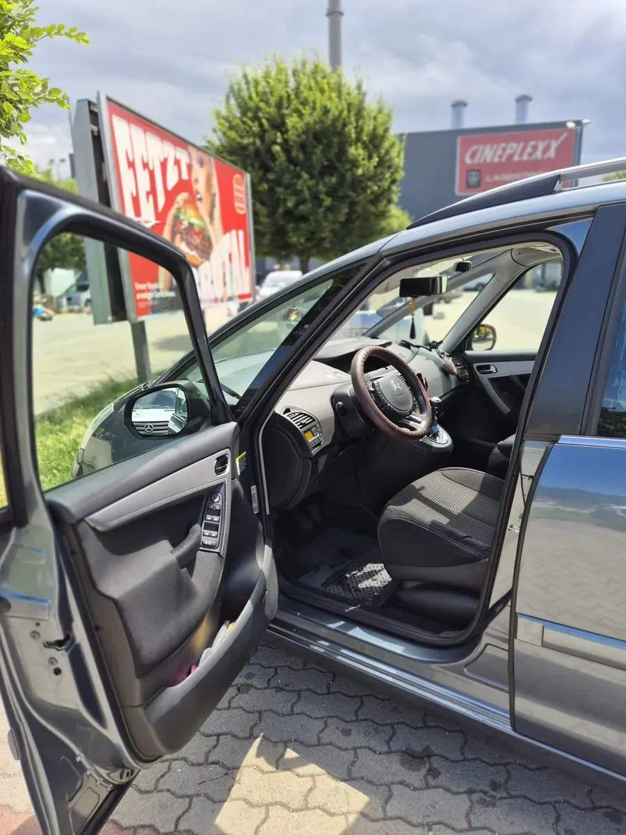 Citroen C4 Picasso 2012 photo 2