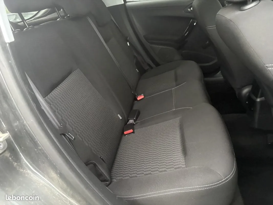 Peugeot 208 2016 photo 4