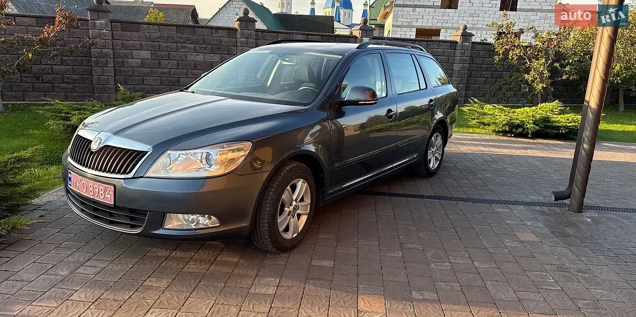 Skoda Octavia 2012 photo 2