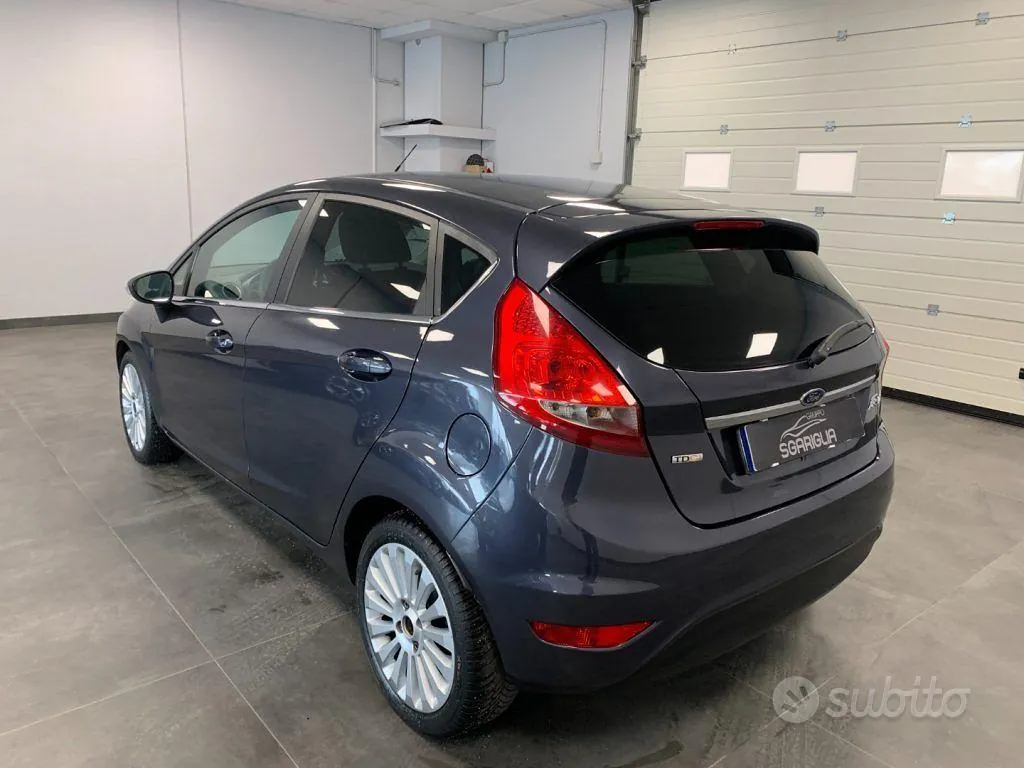 Ford Fiesta 2010 photo 4