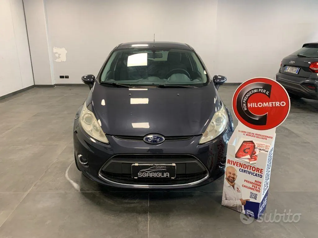 Ford Fiesta 2010 photo 2