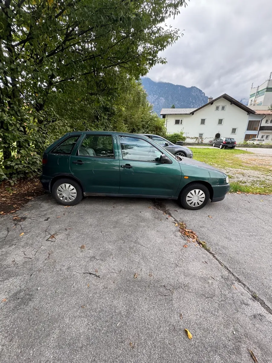 Seat Ibiza 1997 photo 2